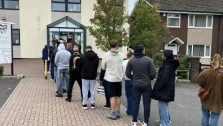 جدل في بريستول بعد إلزام المرضى بدفع رسوم لتنظيف الأسنان قبل التسجيل في NHS