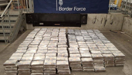 موز محشو بالكوكايين.. ضبط 943 كيلوغرامًا من المخدرات في ميناء ساوثهامبتون