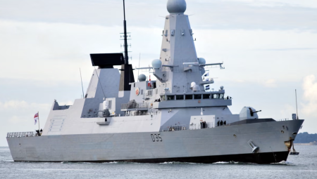 المدمرة البريطانية إتش إم إس دراغون  تصل الشرق الأوسط لمواجهة التهديدات الإيرانية