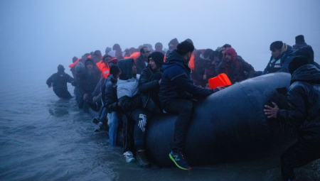 ارتفاع مقلق في وفيات المهاجرين عبر القناة الإنجليزية بعد الاتفاق البريطاني الفرنسي