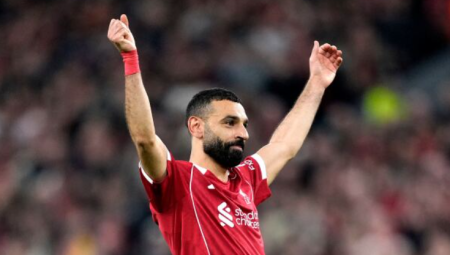 محمد صلاح يعلن رحيله عن ليفربول في نهاية الموسم