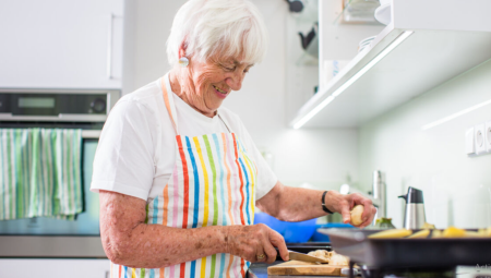 الطبخ ينقذ الدماغ: كيف يحمي الطهي المنزلي دماغك من الخرف؟