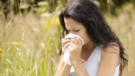 تحذيرات من ارتفاع مستويات حبوب اللقاح في بريطانيا مع بداية موسم الربيع