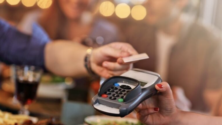 تقرير: 20% من قطاع الضيافة في بريطانيا يواجه خطر الإفلاس مع قفزة التكاليف