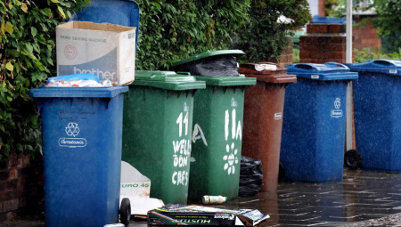 4 حاويات كحد أقصى لكل منزل: إنجلترا تطبق قواعد جديدة للنفايات المنزلية