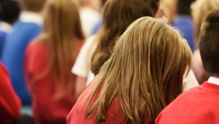 دراسة مقلقة: أطفال ويلز يواجهون اضطرابات نفسية وموجة تنمّر متصاعدة