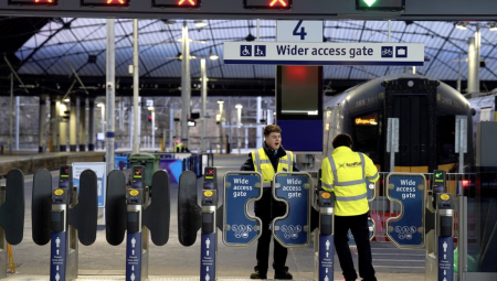 بريطانيا تتعرض لاضطرابات واسعة في حركة القطارات بسبب العاصفة كلوديا