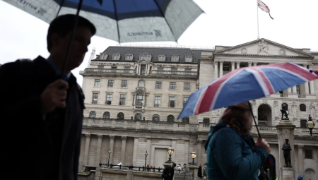الحكومة البريطانية تواجه أعلى عجز منذ سنوات وتقترض 17.4 مليار جنيه في أكتوبر