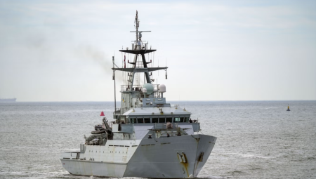 البحرية البريطانية تعترض سفينة وناقلة نفط روسيتين قبالة سواحل المملكة المتحدة