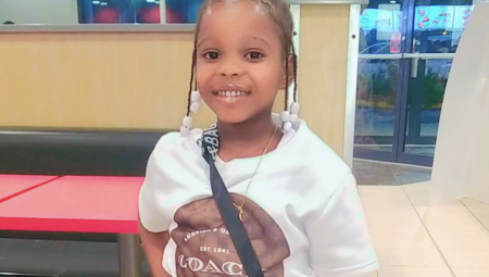 فتاة جامايكية تبقى بلا مأوى بعيدًا عن والديها في بريطانيا بعد رفض طلب تأشيرتها