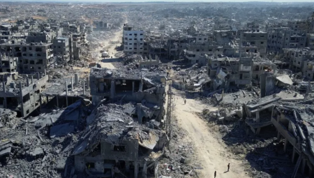 بلا خجل: بريطانيا تدعو شركاتها للمنافسة على عقود إعادة إعمار غزة التي دمّرتها إسرائيل