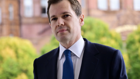 جدل في بريطانيا بعد تصريحات جينريك حول حظر النقاب