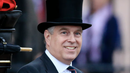 استطلاع: 80% من البريطانيين يؤيدون تجريد الأمير أندرو من لقبه وسط تزايد الغضب الشعبي