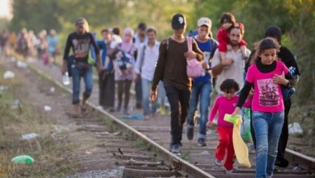 وزير الداخلية الألماني يبحث في اليونان أزمة اللاجئين