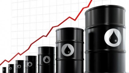 يهم المستهلكين.. أسعار النفط ترتفع بـسنتين