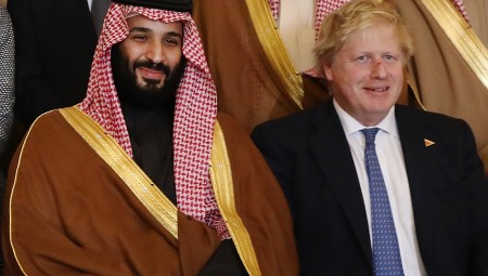 جونسون قلق على هاتفه جراء تواصل سابق مع ولي العهد السعودي